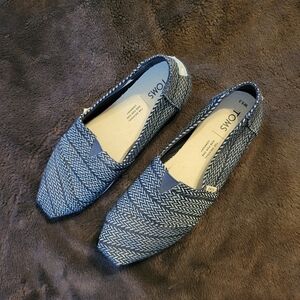 TOMS Women's Blue Slip-On Shoes